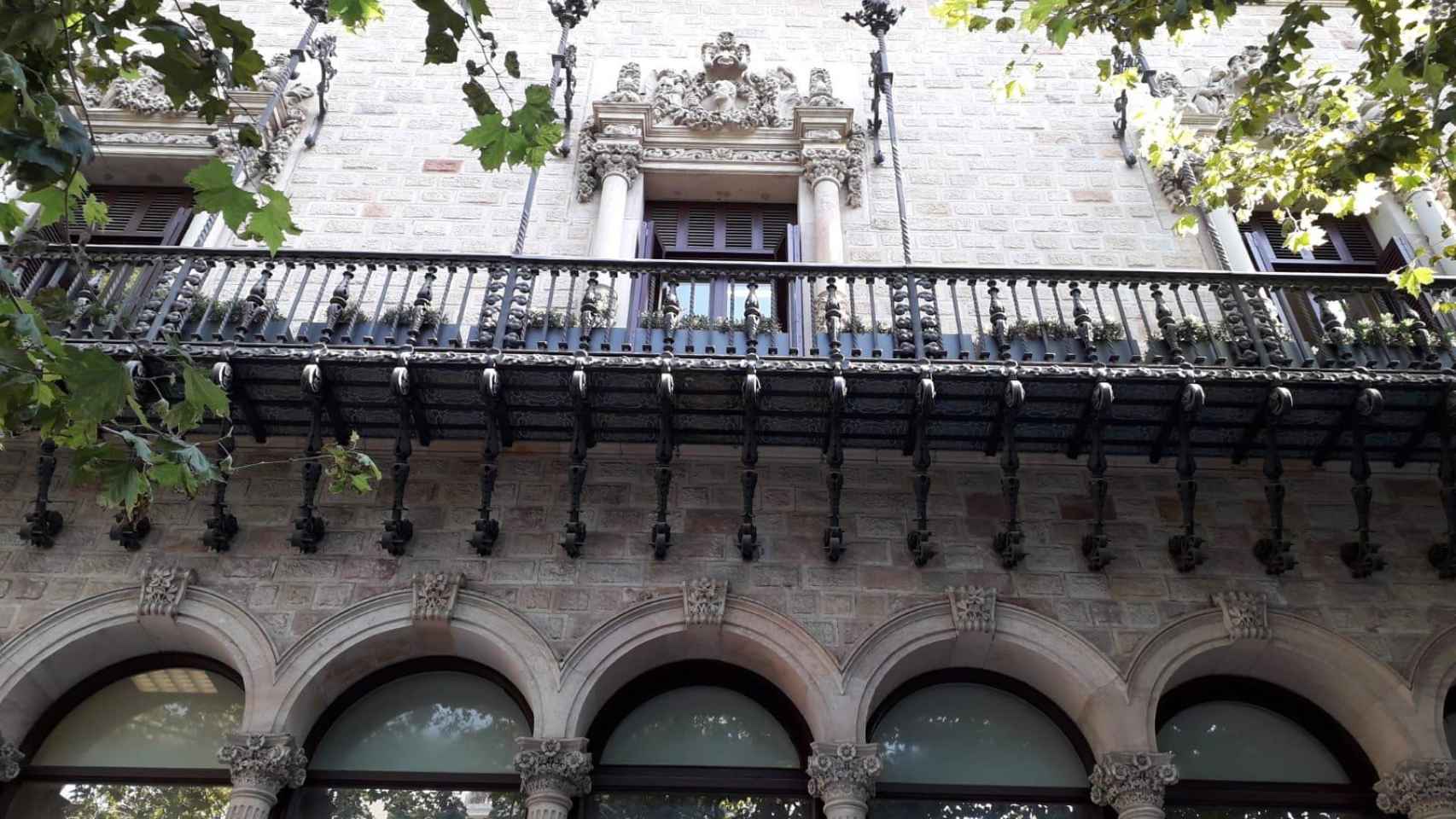 La Diputación de Barcelona, sin el lazo amarillo en su fachada / ERC