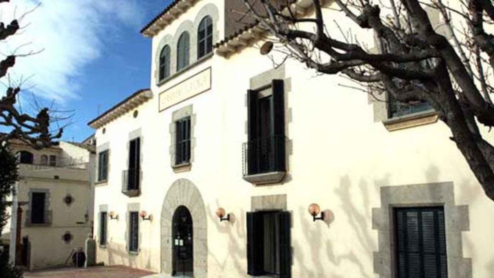 Fachada del Ayuntamiento de Sant Vicenç de Montalt, en el centro de la polémica por el audio que grabó un trabajador / CG