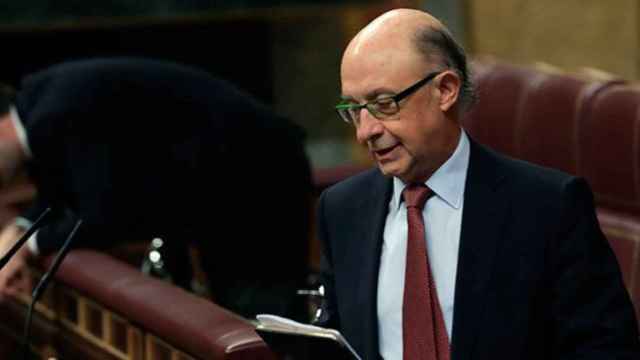 El ministro de Hacienda, Cristóbal Montoro, en el debate sobre el cupo vasco en el Congreso / EFE