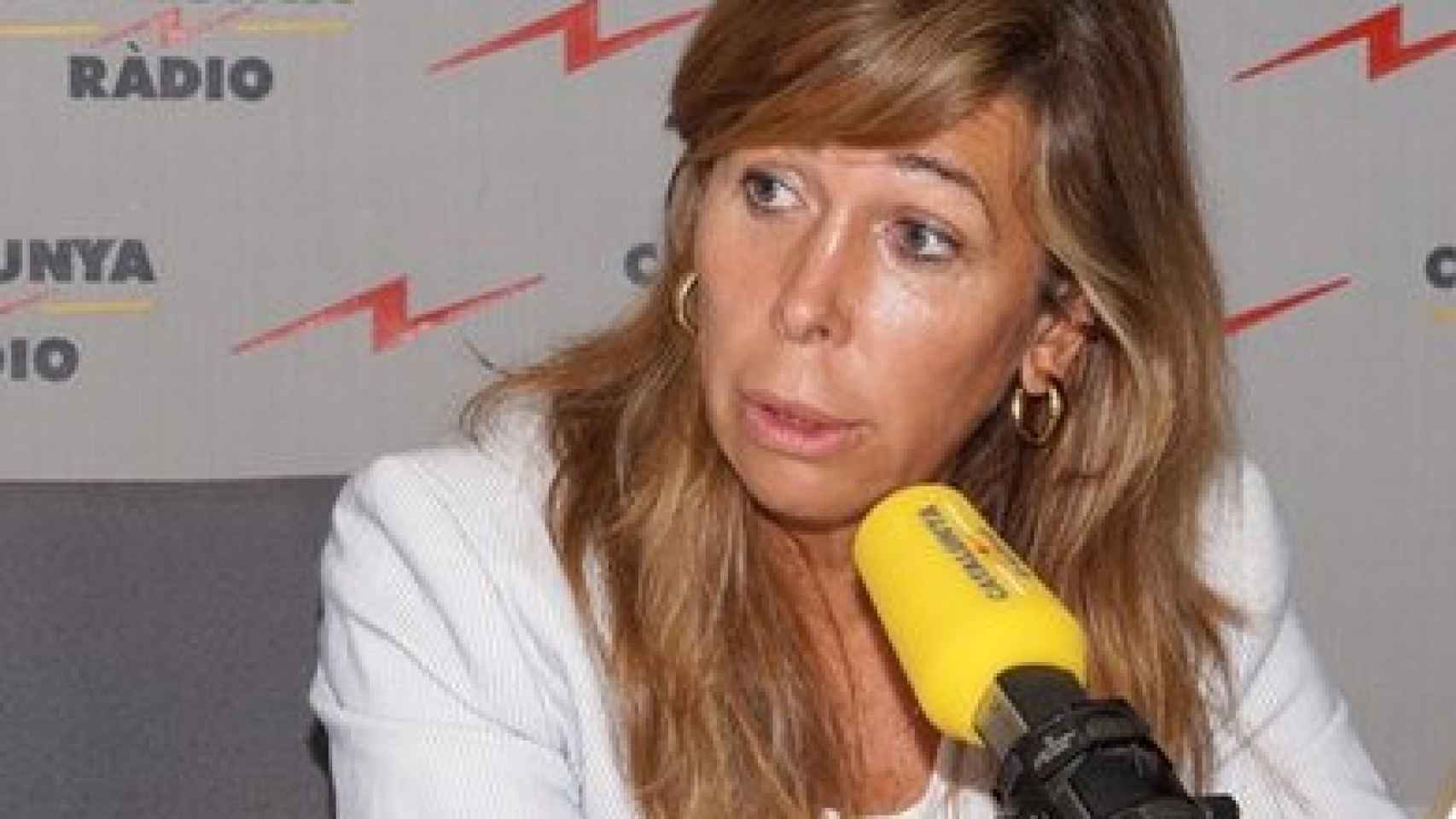 La presidenta del PP catalán, Alicia Sánchez-Camacho, en los estudios de Catalunya Ràdio