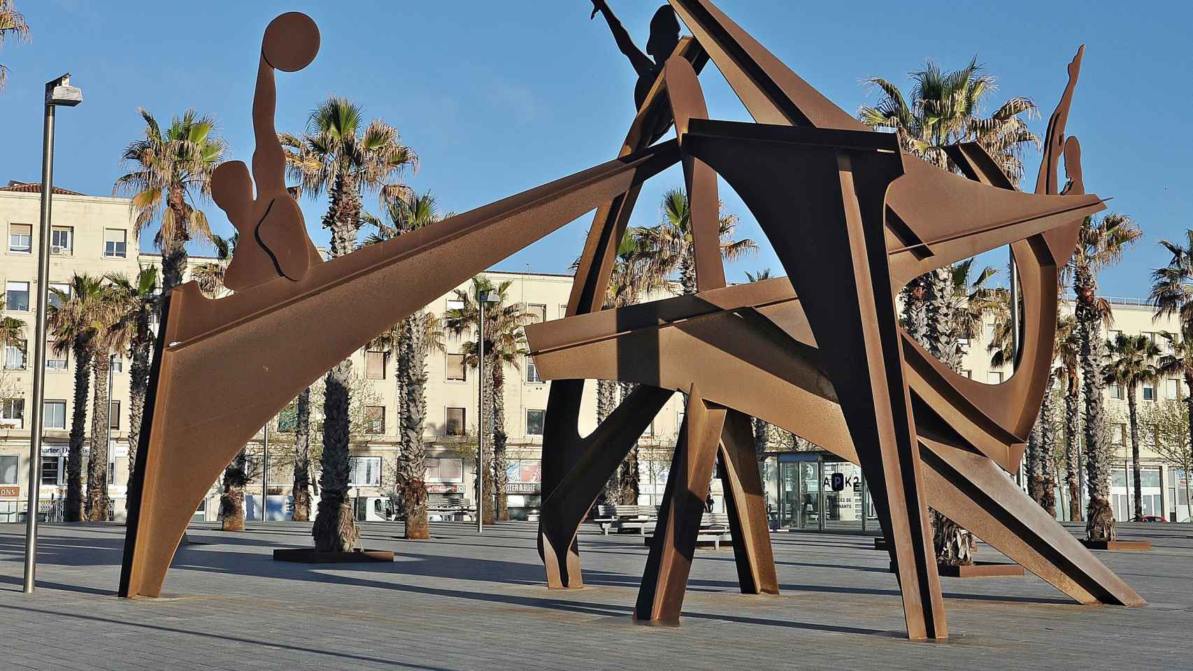 La plaza del Mar, en la Barceloneta, donde se produjo el apuñalamiento / WIKIPEDIA