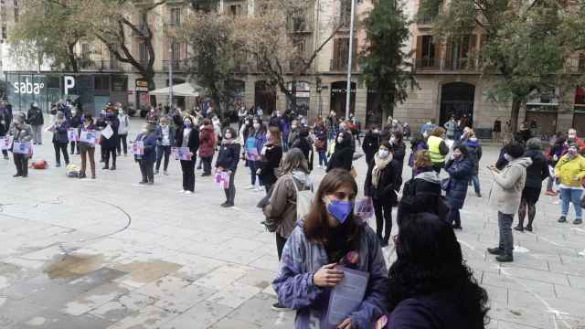 Concentración en Barcelona por la dignidad e igualdad de las mujeres en la Iglesia / ALCEM LA VEU (TWITTER)