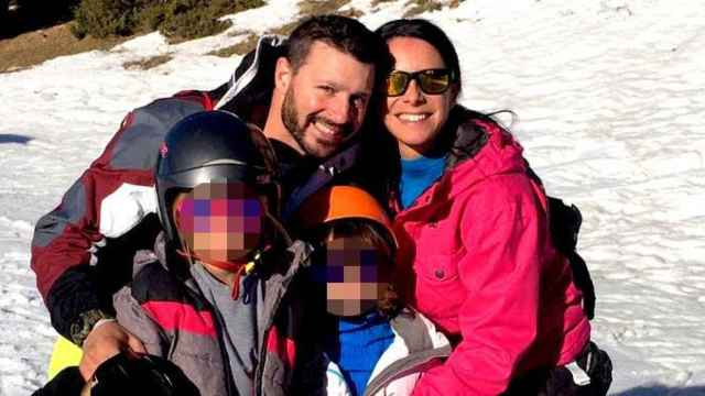 Rosa Peral con Pedro y sus dos hijas. Crimen de la Urbana: dudas sobre el caso un año después / CG