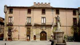 El Palacio de los Condes de Centelles, el inmueble que sale a la venta por 1,2 millones de euros / CG