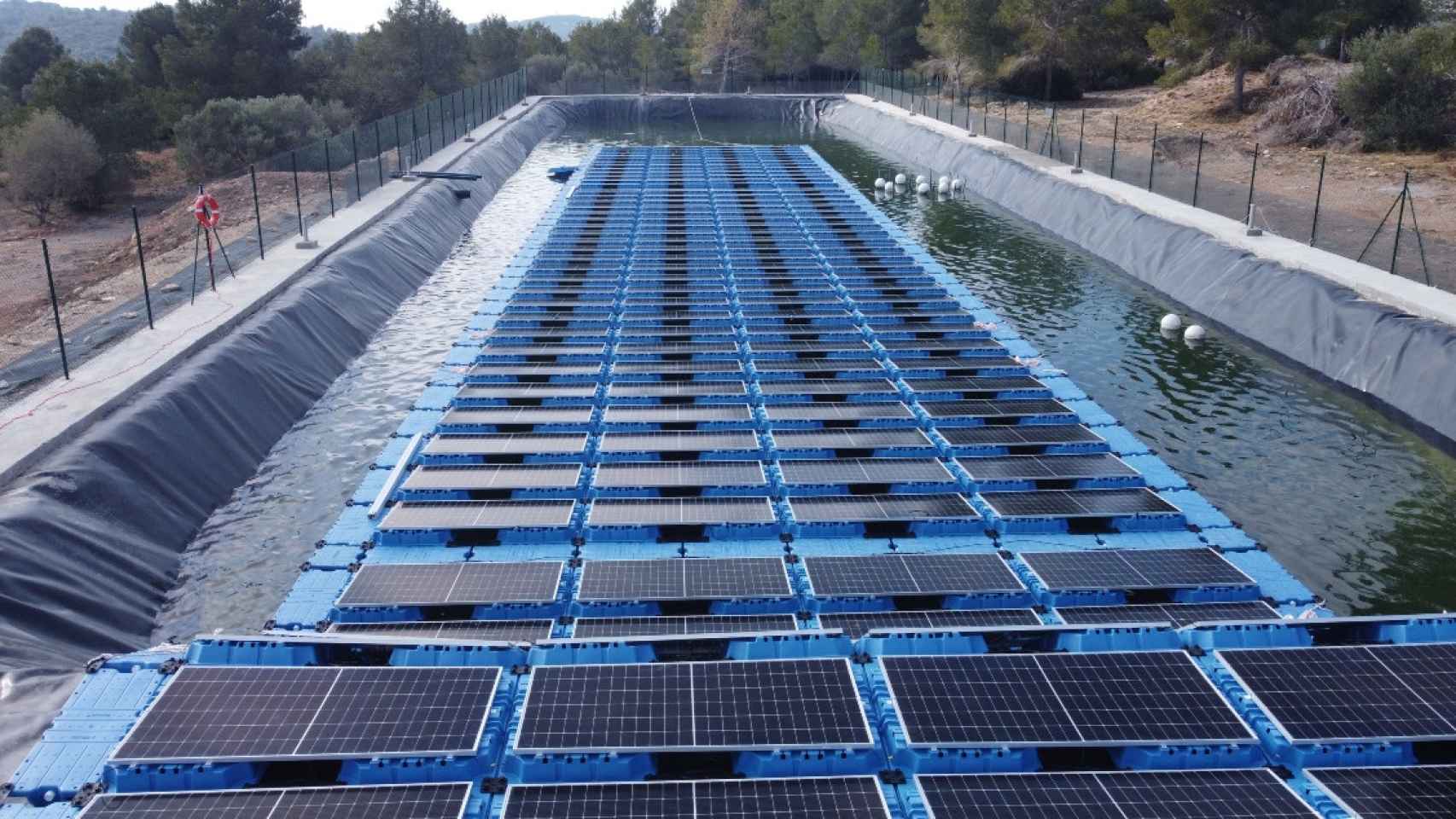 Planta solar flotante en la Riera de Gaià (Tarragona) / CEDIDA