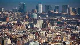 Vista panorámica de edificios de Barcelona, entre ellas empresas para las que piden rebajas fiscales / EP