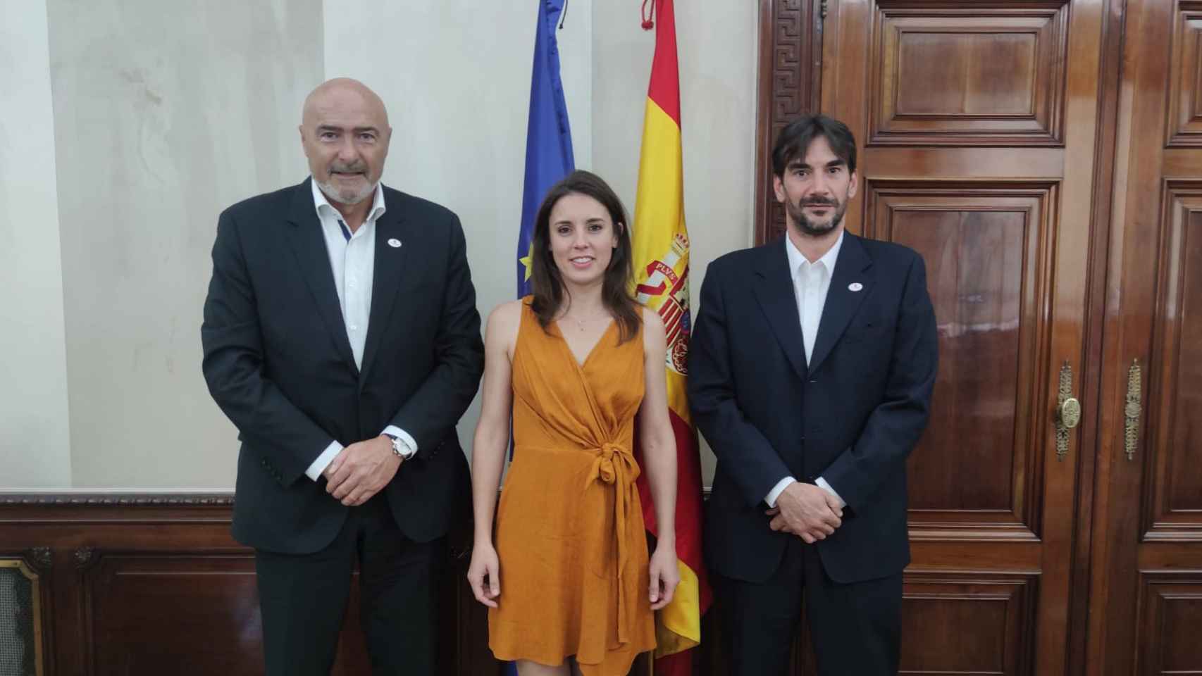 Irene Montero, Ministra de Igualdad junto a José María Torres, presidente de Conpymes y José Manuel de Pablos, director de la confederación / CONPYMES