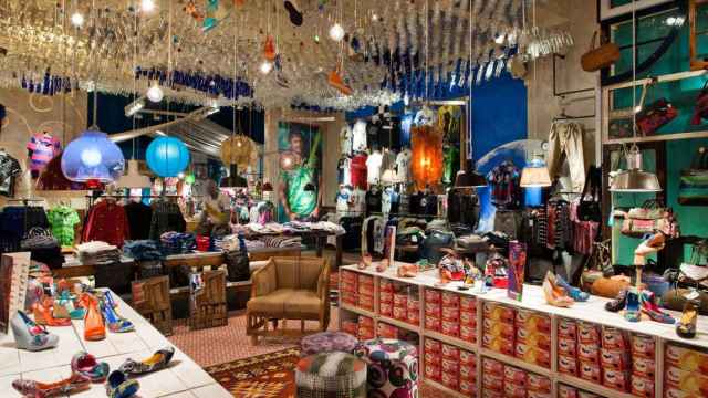 Interior de una tienda de Desigual en Barcelona