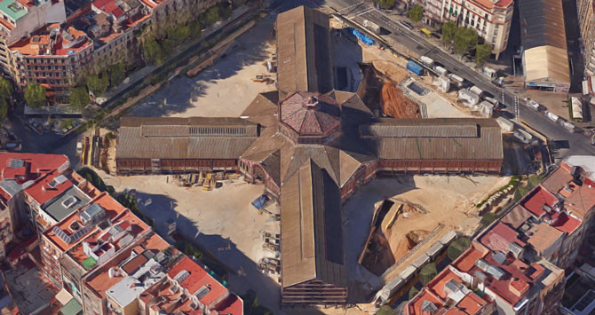 Imagen aérea del mercado de Sant Antoni de Barcelona en obras / CG