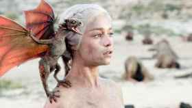 Emilia Clarke interpreta a Daenerys Targaryen en 'Juego de tronos'.