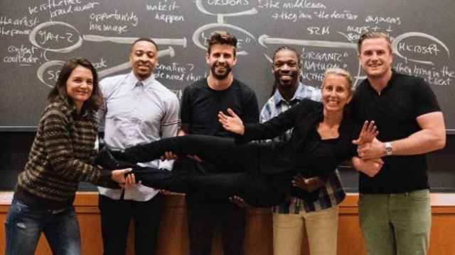 Gerard Piqué da una clase en Harvard