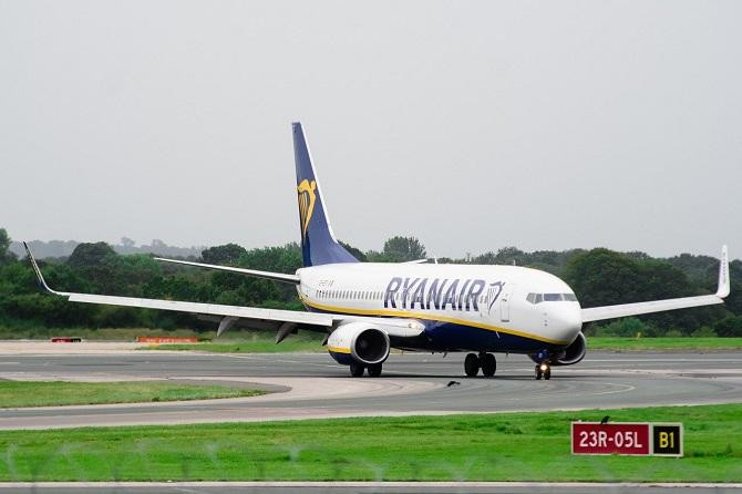 Un avión de Ryanair en la pista / Kelvin Stuttard EN PIXABAY