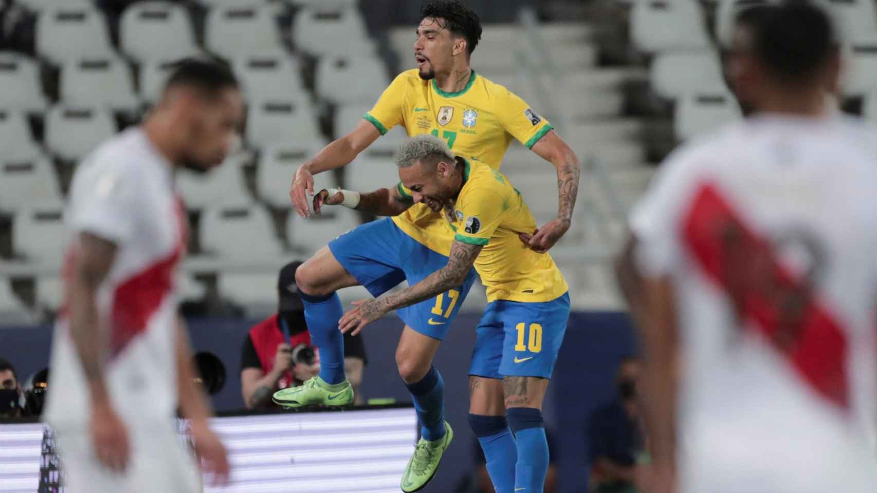 Neymar celebrando el gol de Paqueta contra Perú / EFE