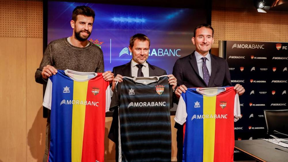 Una foto de Gerard Piqué durante la presentación de Morabanc como patrocinador del Andorra / Twitter