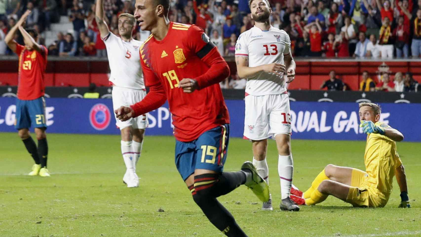 Rodrigo celebrando su primer gol contra Islas Feroe / EFE