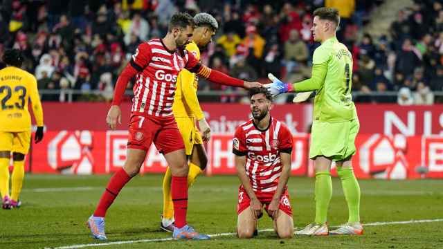 Araujo y Ter Stegen, una ocasión de gol de Iván Martín en el Girona-Barça / EFE