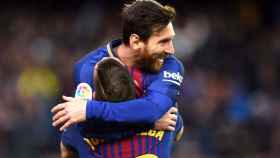 Una foto de Leo Messi y Jordi Alba celebrando un gol con el Barça / FCB