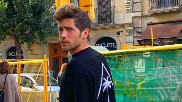 Sergi Roberto frunce el ceño durante un paseo por Barcelona / INSTAGRAM