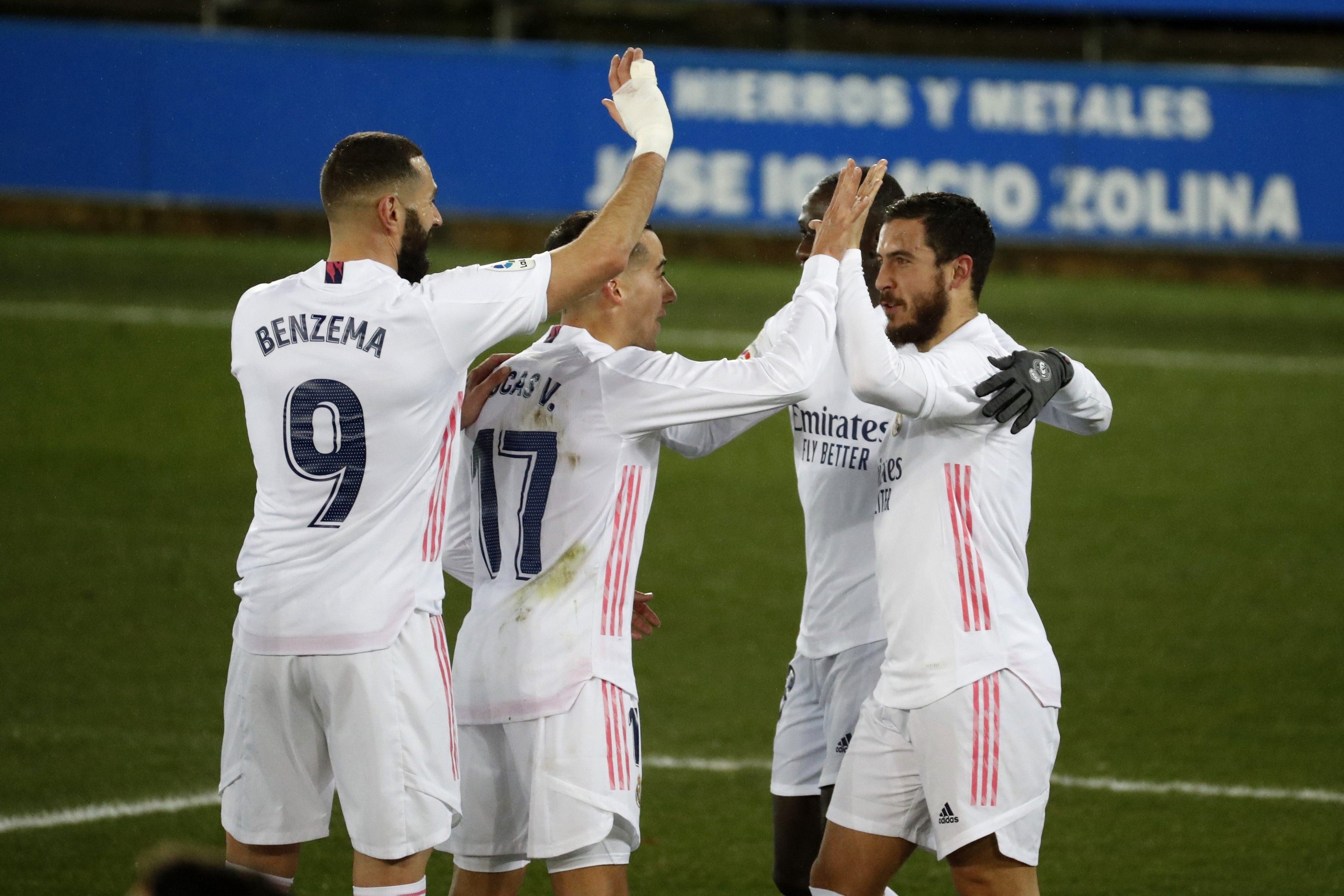 Los jugadores del Real Madrid, celebrando un gol ante el Alavés | EFE