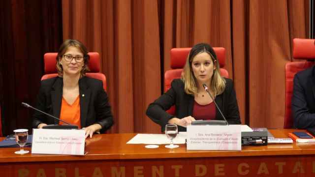 La 'consellera' de Acción Exterior, Transparencia y Cooperación de la Generalitat, Meritxell Serret, en su primera comparecencia en comisión en el Parlament / PARLAMENT