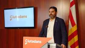 El portavoz de Cs en el Ayuntamiento de Barcelona, Paco Sierra, en una rueda de prensa / CS BARCELONA