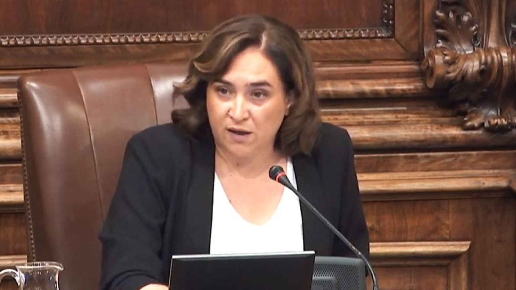 Ada Colau, alcaldesa de Barcelona, en el pleno del Ayuntamiento de Barcelona
