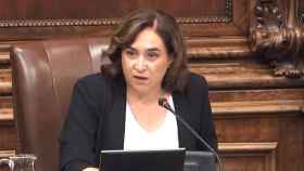 Ada Colau, alcaldesa de Barcelona, en el pleno del Ayuntamiento de Barcelona