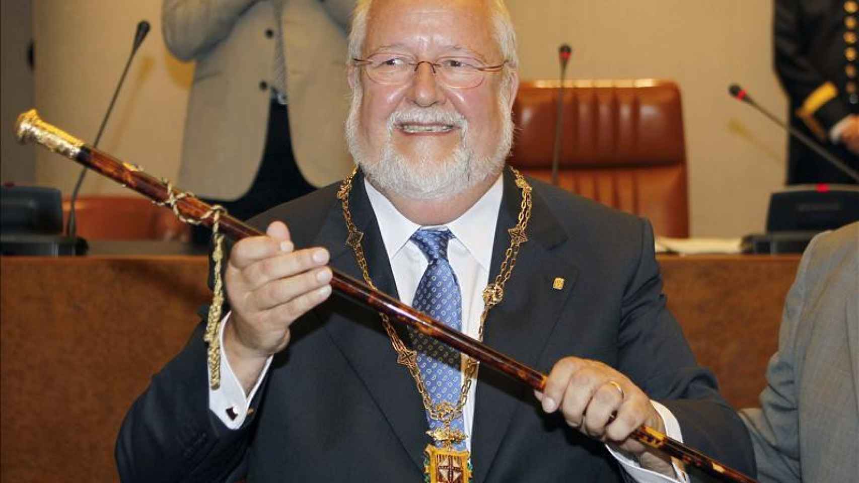 Salvador Esteve, expresidente de la Diputación de Barcelona, durante su toma de posesión / EFE