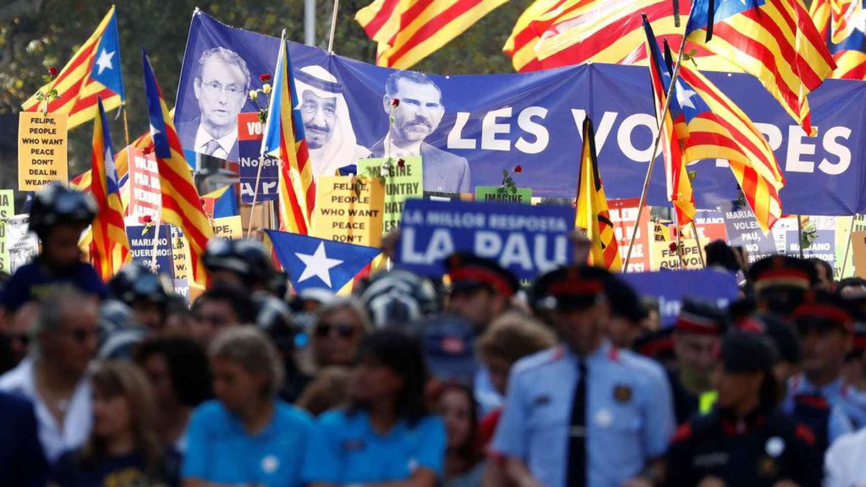Manifestación contra los atentados de Barcelona y Cambrils celebrada el año pasado instrumentalizada por el independentismo / CG