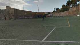 El Campo Municipal de Fútbol de Turó de la Peira, en el distrito de Nou Barris, en Barcelona, donde se ha producido la pelea este domingo / GOOGLE STREET VIEW