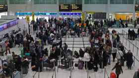 Una imagen del colapso en el aeropuerto de Londres-Gatwick / EFE