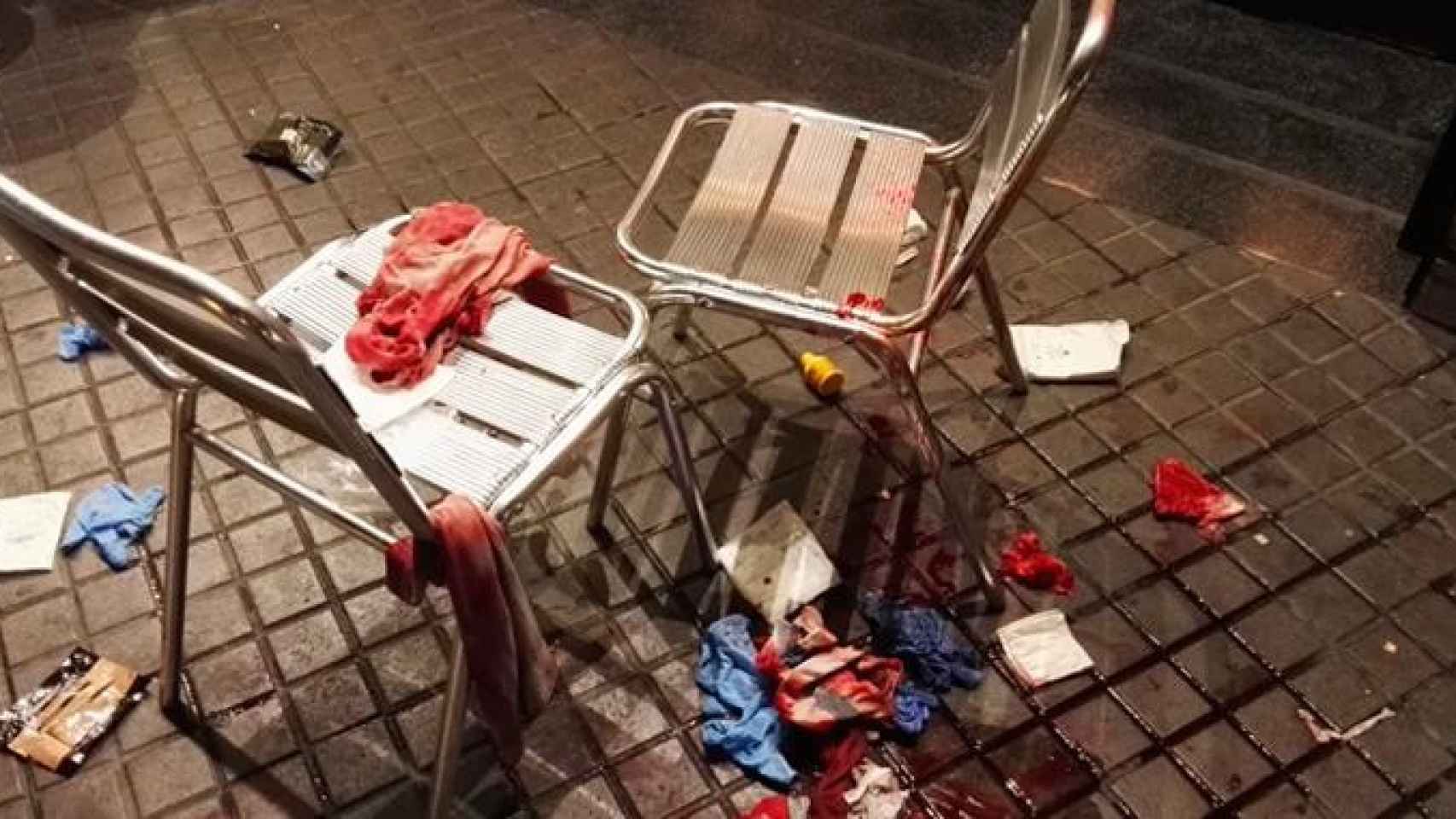 Imagen de la sangre tras la agresión de un mantero a un turista en Barcelona / CG