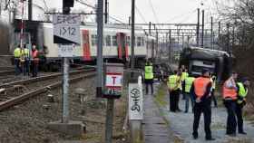 Un tren en Bélgica ha descarrilado dejando al menos un muerto y 25 heridos