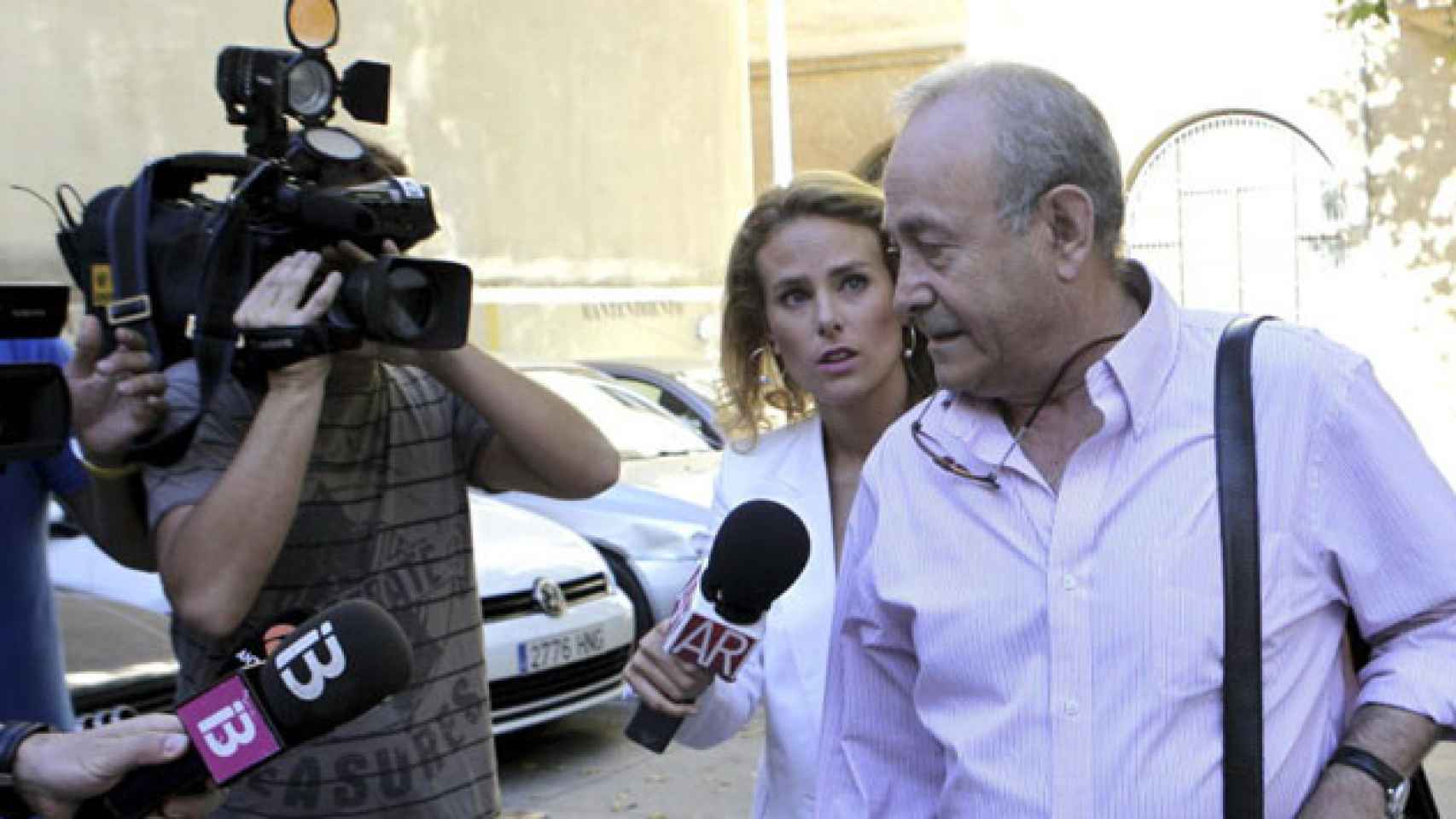 El juez José Castro, atendiendo a los medios a la salida de la Audiencia de Palma / EFE