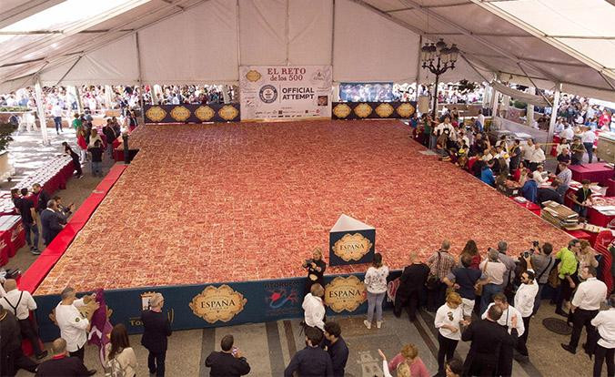 Plato de jamón cortado a mano más grande del mundo / EMBUTIDOS ESPAÑA