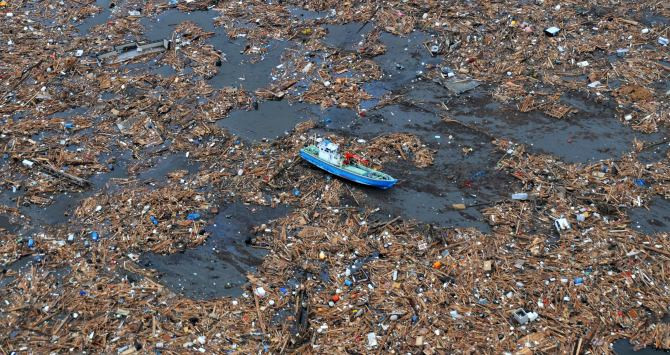 Imagen de una de las enormes islas de basura y plástico encontradas en el Pacífico