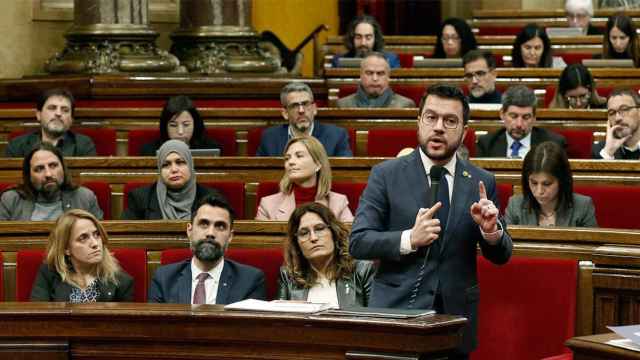 El Parlament debate antes de la aprobación de la ley antiokupa / EFE