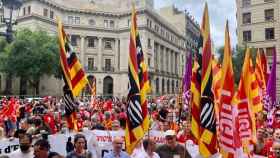 Unas 1.000 personas se concentran en la Vía Laietana de Barcelona convocadas por CCOO y UGT / EUROPA PRESS
