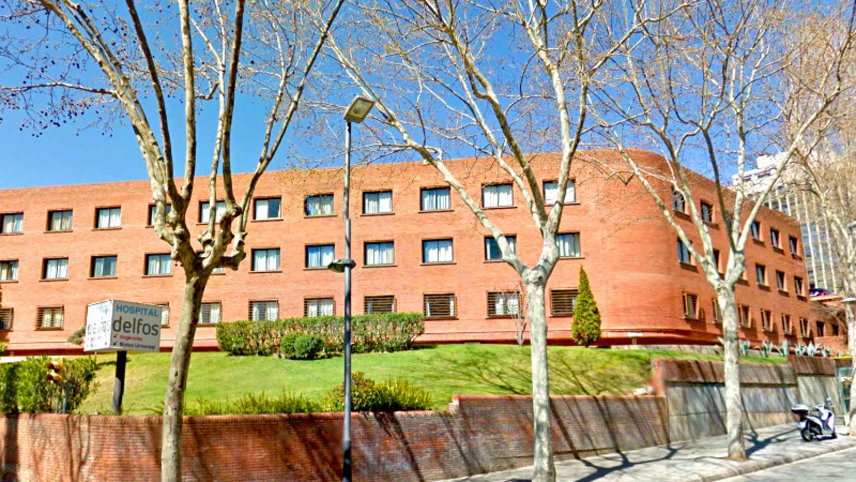 Imagen de archivo del exterior del Hospital Delfos de Barcelona / CG