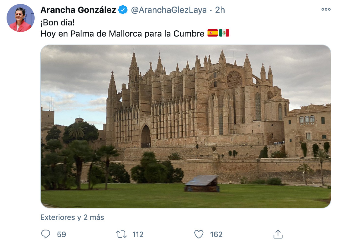 La ministra de Exteriores confunde la bandera mexicana con la de Italia / TWITTER