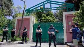 La Guardia Civil custodia la vivienda de José Luis Moreno /EP