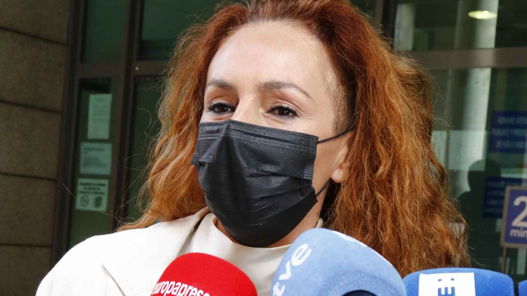 La hija de Rocío Jurado, Rocío Carrasco, a su salida de los juzgados / EP