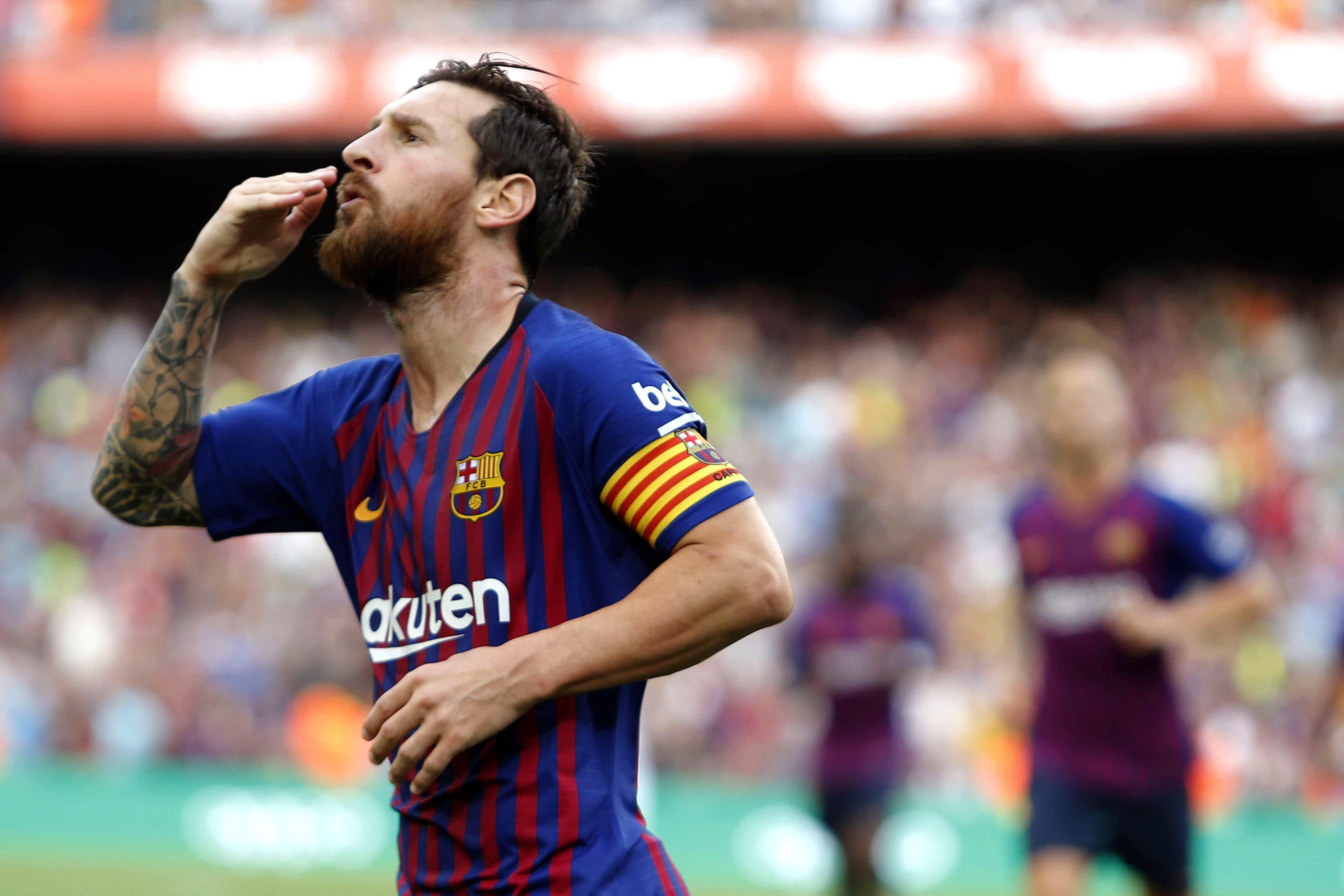 Leo Messi manda un beso tras marcar un gol / EFE