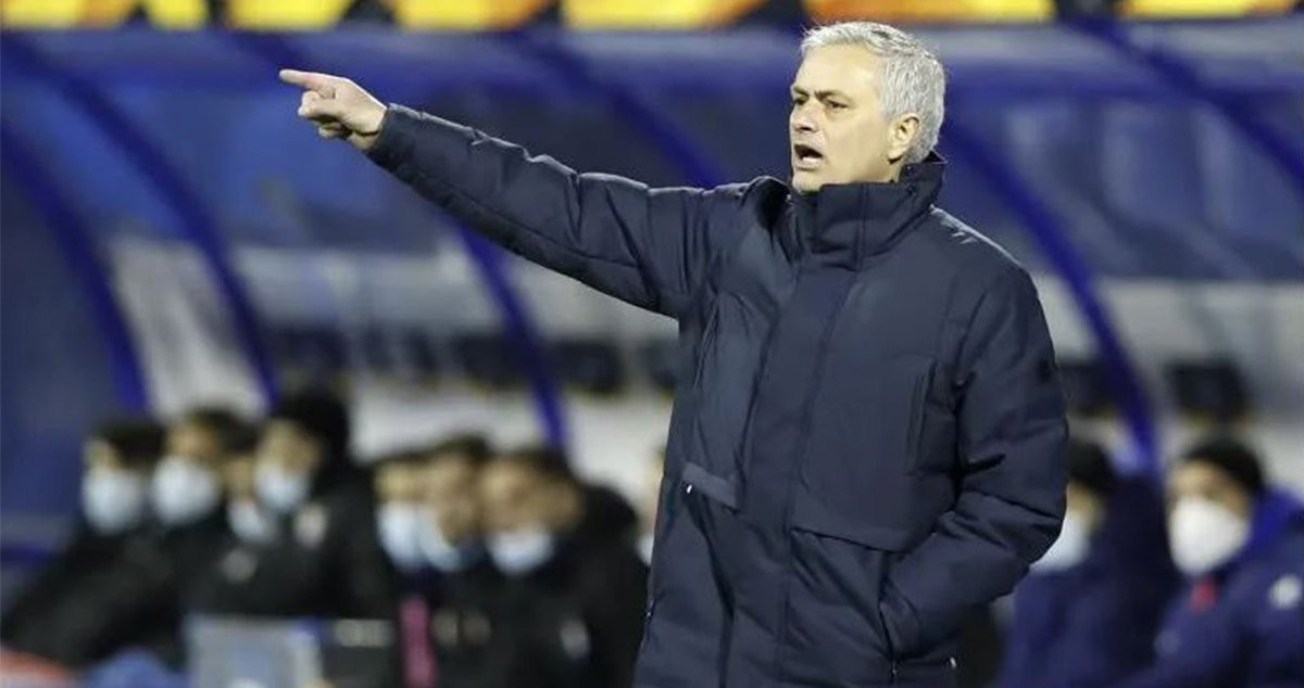 Jose Mourinho en un partido durante su etapa en el Tottenham / EFE