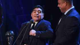 Maradona y Ronaldo en una gala del 'The Best' EFE