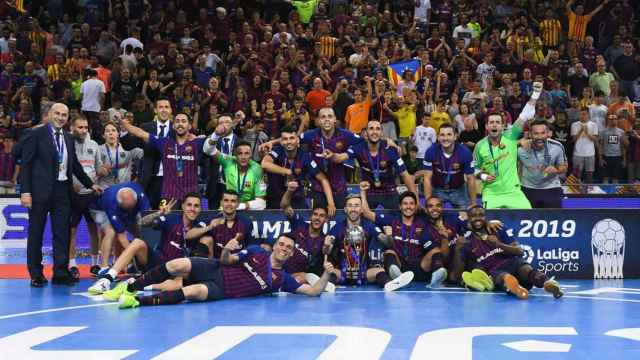 El Barça de fútbol sala celebrando el título de liga / FCB