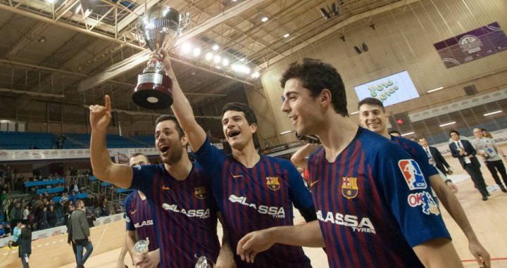 Los jugadores del Barça celebran la Copa del Rey / EFE