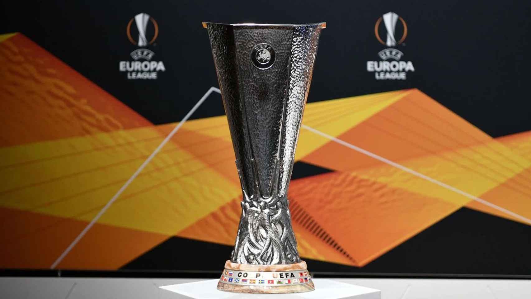 El trofeo de la Europa League, torneo que recibirá por segunda vez al Barça / UEFA