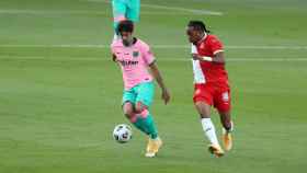 Trincao luchando un balón con Mojica en el Barça-Girona de pretemporada / FC Barcelona