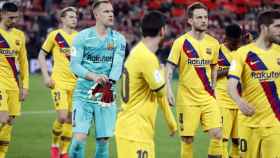 Los jugadores del Barça tras la derrota en San Mamés / FC Barcelona